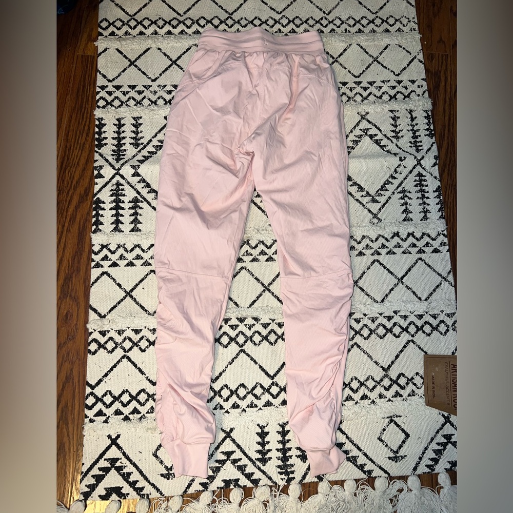 Lululemon Beyond the Studio Jogger - Picture 6 of 9